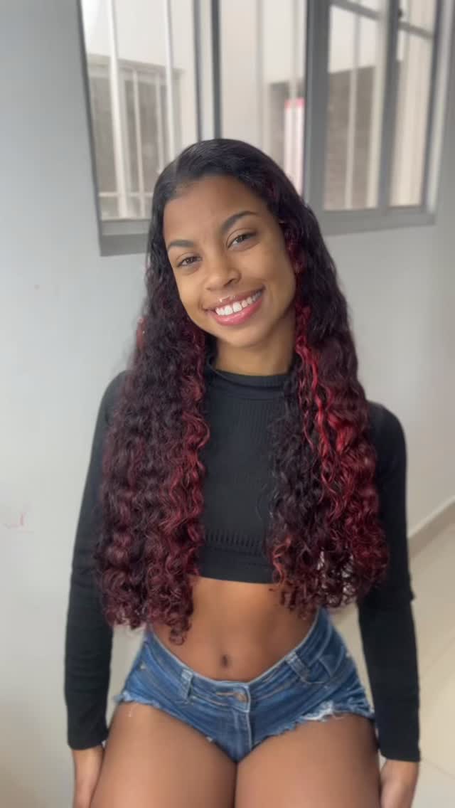 Inspiração de penteado para vocês amores, usando sempre @salonlinebrasil 🩷✨
.
.
.
.
.
.
#salonlinebrasil #migssalonline #todecacho