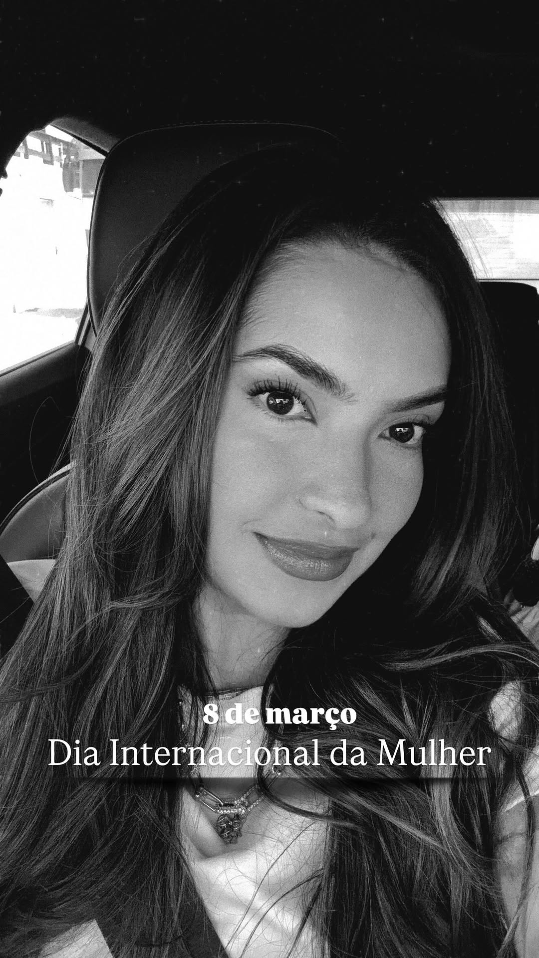 Hoje, dia 08 de Março, Dia Internacional da Mulher, celebramos mais do que uma data — celebramos a força que existe dentro de cada mulher. Celebramos também uma vida de luta por nossos direitos! 

Ser mulher é carregar coragem nos dias difíceis, sensibilidade nos detalhes e uma força silenciosa que transforma tudo ao redor.
Somos capazes de recomeçar quantas vezes for preciso, de cuidar, de criar, de liderar, de sonhar sem limites, de empreender, cuidar da casa, dos filhos, da família e, de flor