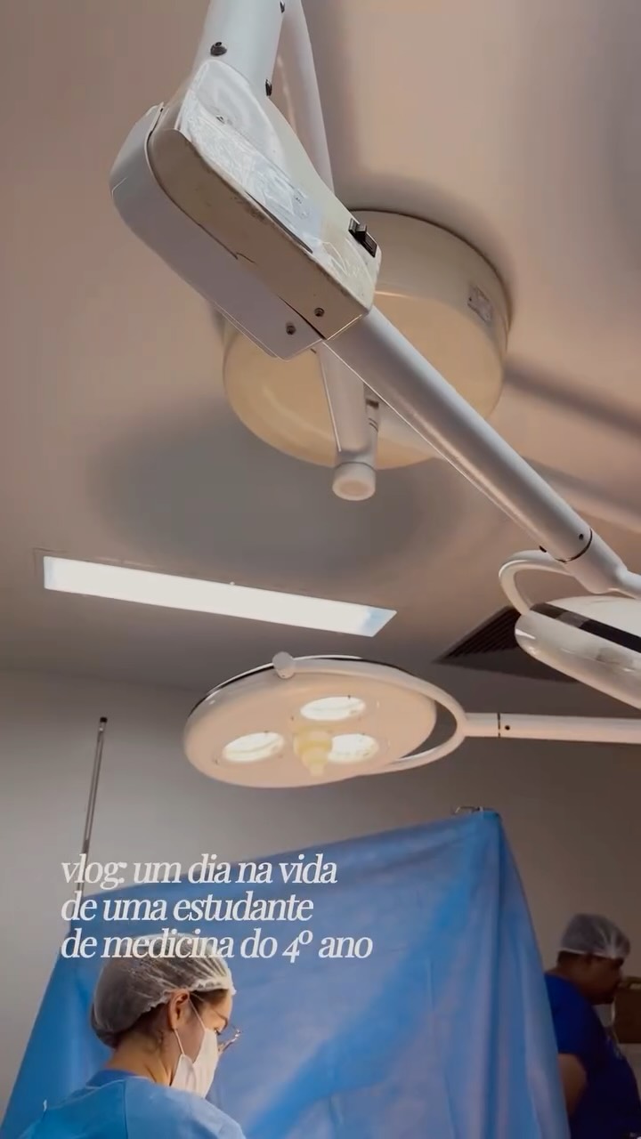 VLOG: um dia comigo sendo estudante de medicina do 4º ano 💌 

Teve de tudo um pouco: plantão, estágio, aula, academia, estudos… romantizando a rotina (ou devemos chamar de caos 🫣