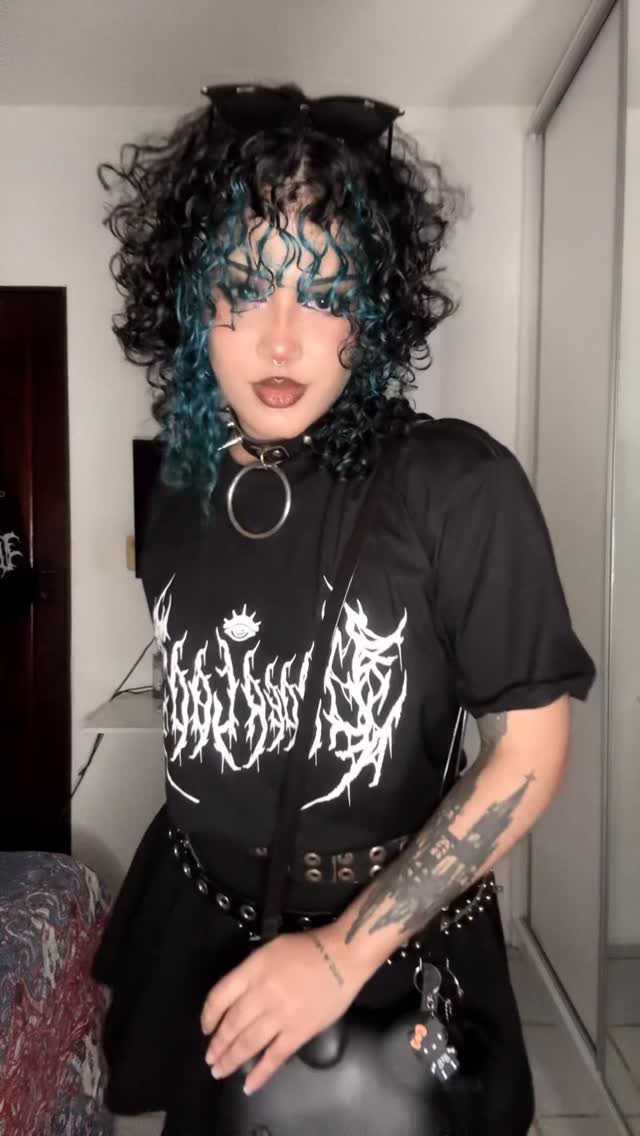 Camiseta da @under.kode 🖤✨

Já se tornou top camisetas favoritas do meu guarda roupa!!!!
Obrigada mais uma vez UNDERKODE pela parceria ⚔️
