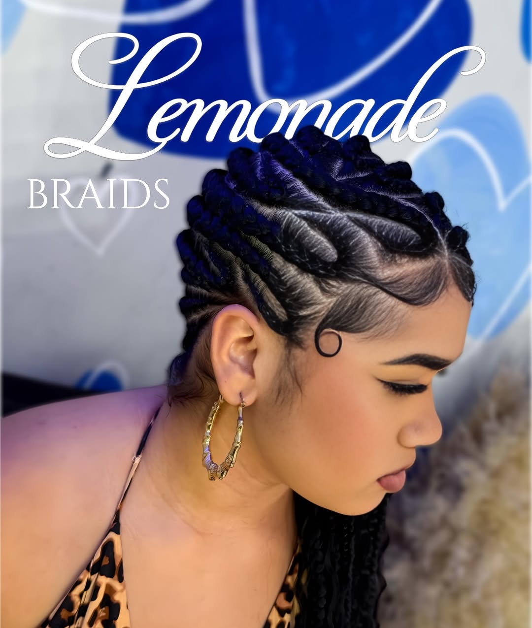 LEMONADE BRAIDS - com cachos 🌟
aquele modelinho com freestyle que trás total diferença na estética da trança!! 😮‍💨
• para realização desse procedimento utilizamos as fibras da @hellohairbrasil! 
aí vocês já sabem, né?! QUALIDADE. 💙🩵
•
#trancistaemteresina #lemonadebraids #lemonadebraidscomcachos #trancistadesucesso #explorar