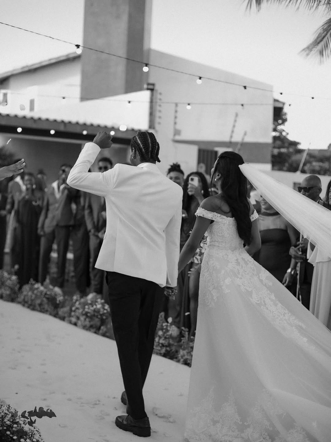 Hoje completamos 3 meses de casados. Que venham muito mais! 🤍