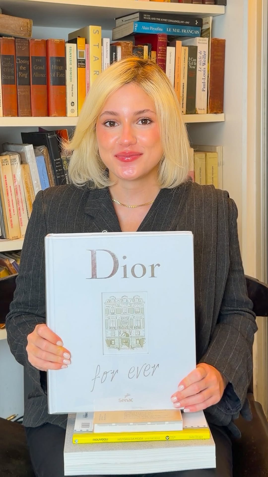 Parte 3 dos melhores livros pra quem é apaixonada por moda! Salva esse vídeo e me fala nos comentários qual tá na sua lista agora? 💙

#dicasdelivros #moda #livros #dicasdemoda #fashionhistory