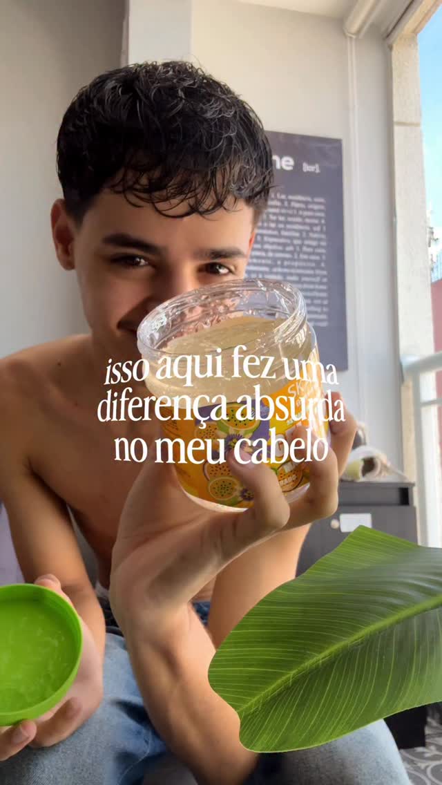 essa linha de maracujá com óleo de patauá da @skalacosmeticos é muito BOA! 

deixa o cabelo macio, leve, cheiroso e ainda protege os fios do calor e dos raios UV, tudo isso sendo baratinho e acessível⭐️

vou estar recomprando! já testaram algum produto dessa linha? ela funciona pra todos os tipos de cabelo, do menos ondulado ao crespo💌!

#cuidadoscapilares #haircare 
#skala_bc35 #publi #rotinacompletacomskala