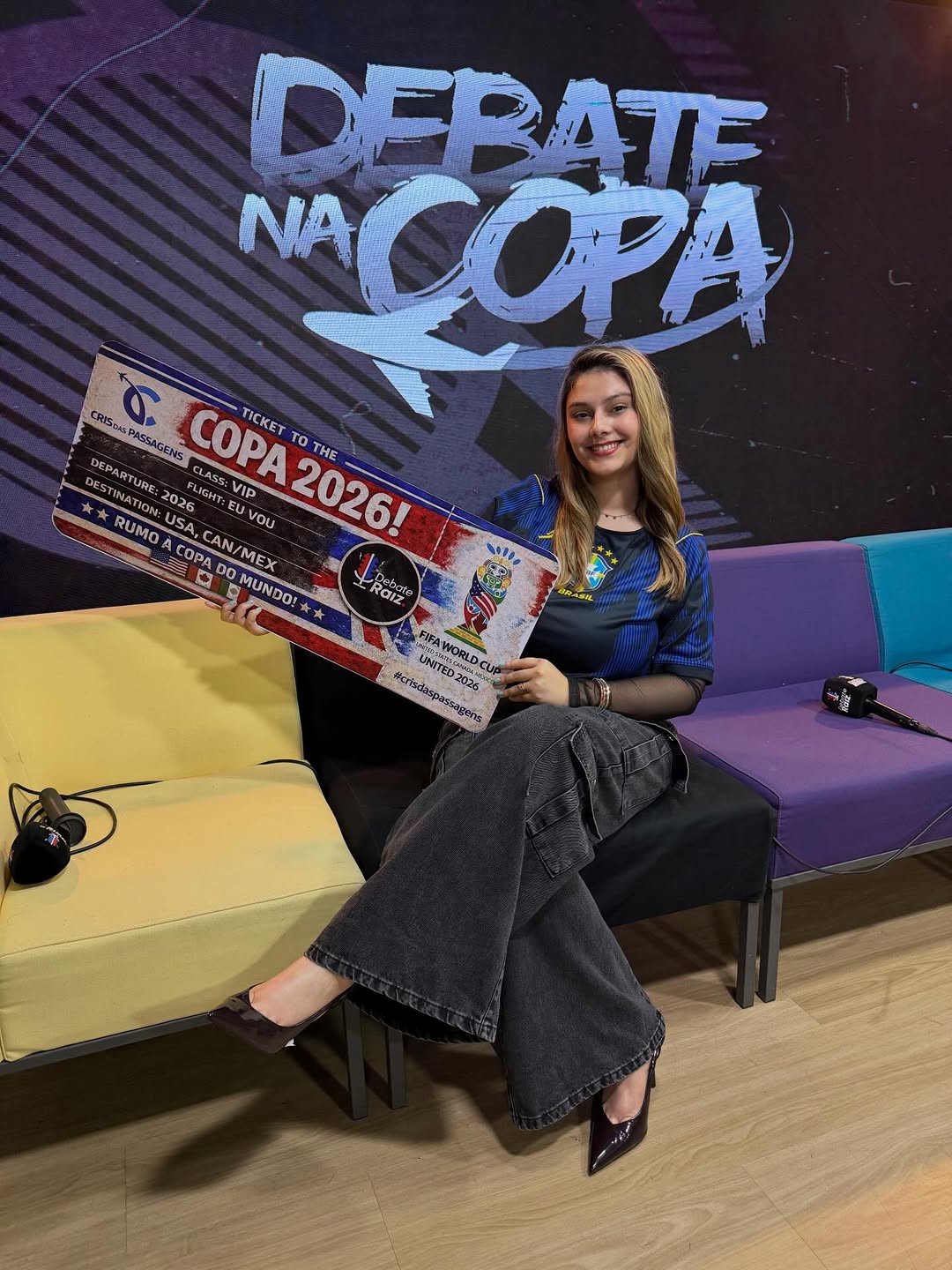 I’M READY! 🇺🇸

Loucura pensar em tudo que está acontecendo, mas Deus estava preparando tudo há muito tempo.
Não tenho nem palavras para agradecer essa oportunidade que o @jbfilhoreporter, @meneghettijornalista e @fabianobaldasso estão proporcionando para todos que fazem parte de um dos maiores projetos que esse país já viu e agora vai buscar feitos ainda mais surpreendentes!

Nem nos meus melhores sonhos poderia imaginar cobrir uma copa tão cedo, ainda mais ao lado de uma pessoa muito especial