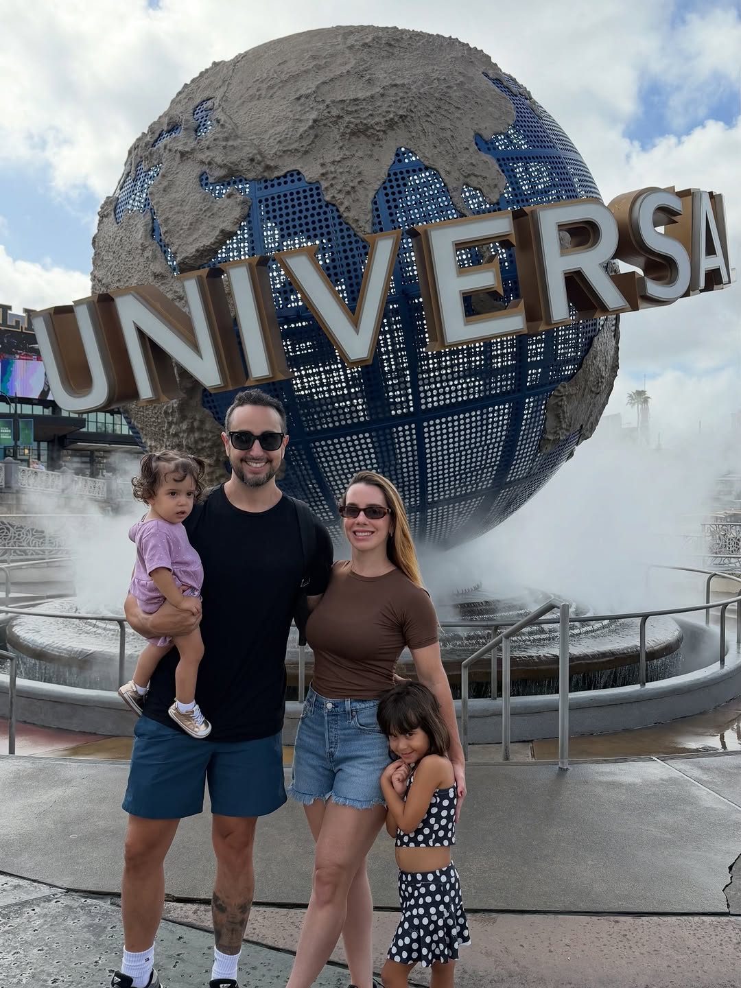 Dump dessa viagem mágica  em família ❤️ pra mim, a última foto é a mais perfeita 😍 quem concorda comenta 😁