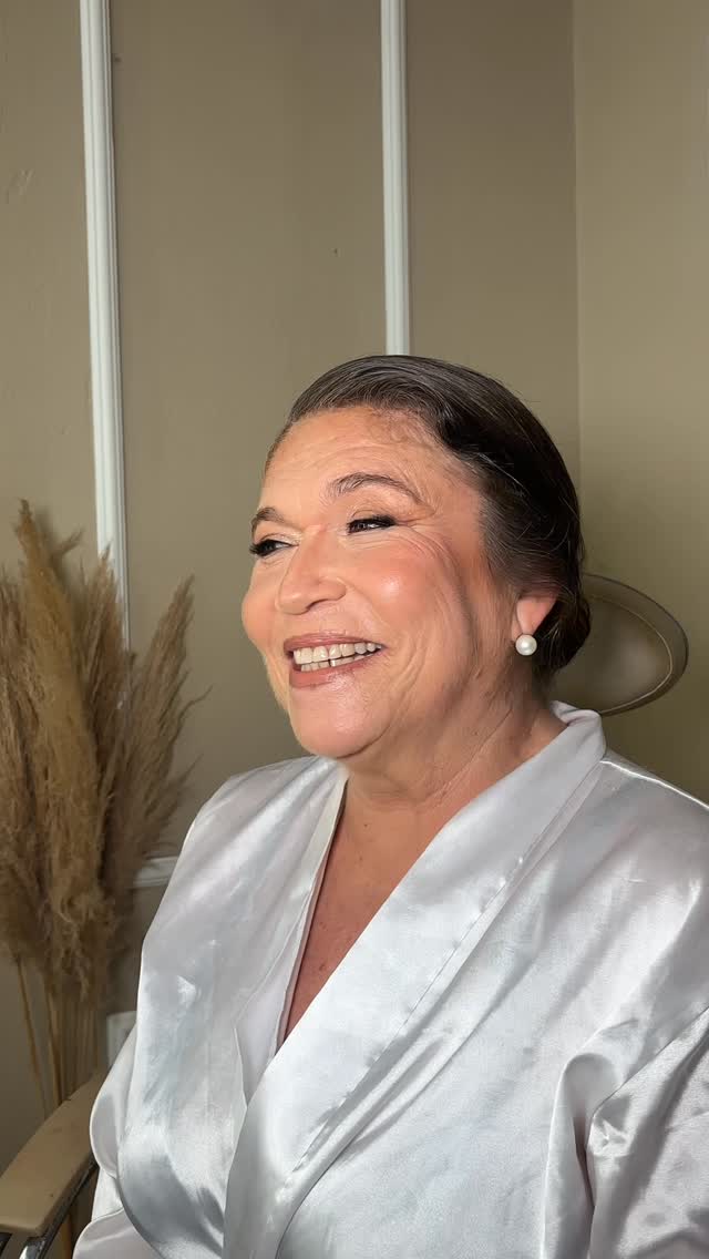 Noiva Vânia… Quanta preciosidade, afeto e fé numa pessoa só… 

No meio dessa carreira, há histórias que vem de forma especial e nos marca, e a sua foi sem dúvidas uma dessas. Depois de 36 anos Deus concretizou seu sonho e que honra poder colaborar com esse feito. 🥹🤍 

#noiva #maquiagemmaragogi #noivamaragogi #maquiagemmilagres