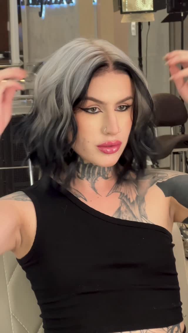 I go back to BLACK 🖤 
@whore_wtf 

#alternativestyle #cabeloalternativo #pretoebranco 
#cruela