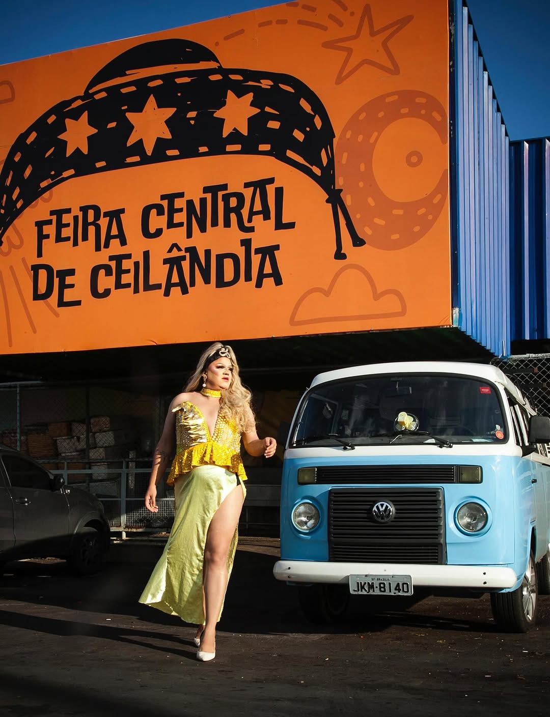 // Da quebrada pro mundo, sem perder a essência! 👑✨
Edição 5 da revista @draga.zine. 🥰✨
.
.
.
.
📸: @gagliardogagliardo 
👱‍♀️: @wigs_byperola 
.
.
.
.
#dragqueen #ceilândia #cultura #dj #revistas