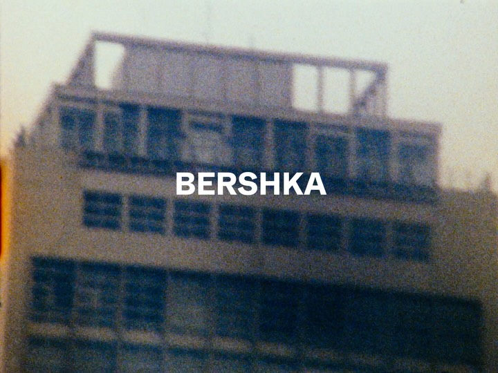 Beleza minha p @bershka no 🇧🇷

@maaluberti @jeyke @iamtidyy @jovemyuri @anajuliaardito 

Direção: @rodone79
Redaçao: @jjjjjjjoao
Direção de Fotografia: @kpedro
Direção de Arte: @victorlchagas
Fotografia: @brpsmachado 
Gerente de Projeto: @annacbr
Produção Executiva: @brunolins80
Coord. de Produção Executiva: @ojoaobperez
Direção de Produção: @jazmincastillo
Styling: @yurihorsth
Beauty: @mayramrn @bty.mandi
Operação de Câmera: @euporto_
Edição: @henriquejardimeditor
Coord. de Pós-produção: _luc