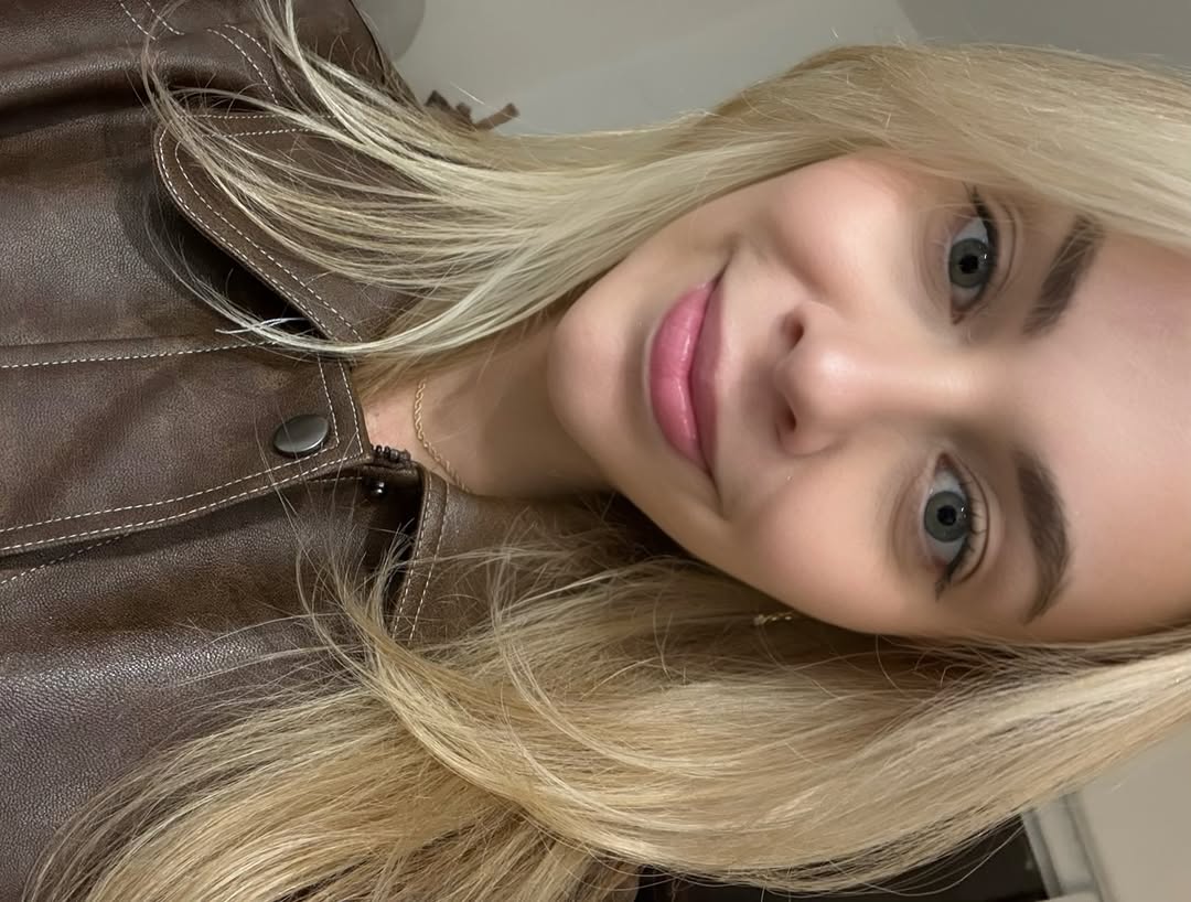 só pra te lembrar, que só existe o que é demonstrado.
O restante, é fruto da nossa imaginação.

🤍✨