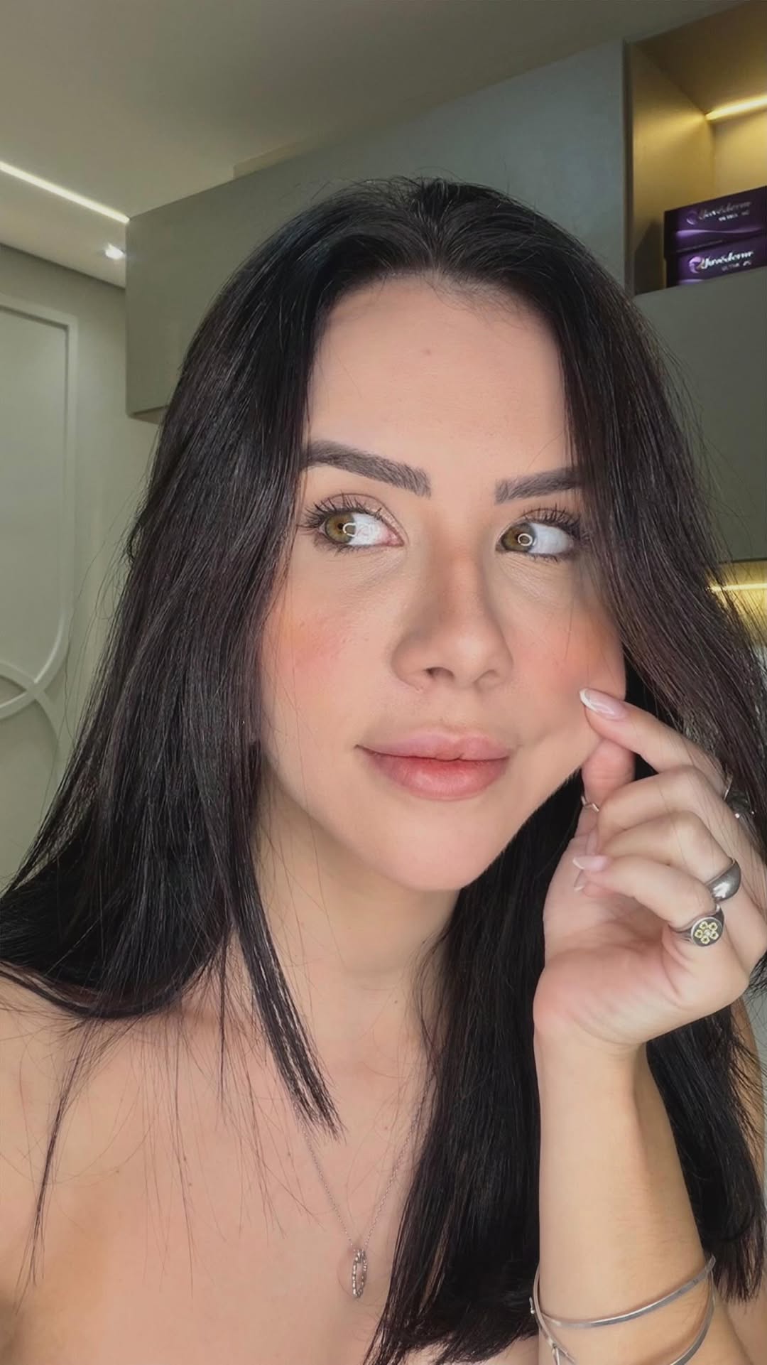 Sua pele dá sinais… e às vezes ela só está pedindo mais colágeno 💫

Firmeza, viço e sustentação não vêm só de fora — vêm de dentro.

Se você percebeu esses sinais no vídeo, talvez seja hora de estimular o que o tempo diminuiu 🤍✨

#bioestimuladordecolageno #colagenoemdia #harmonizacaoipatinga #colagenoipatinga