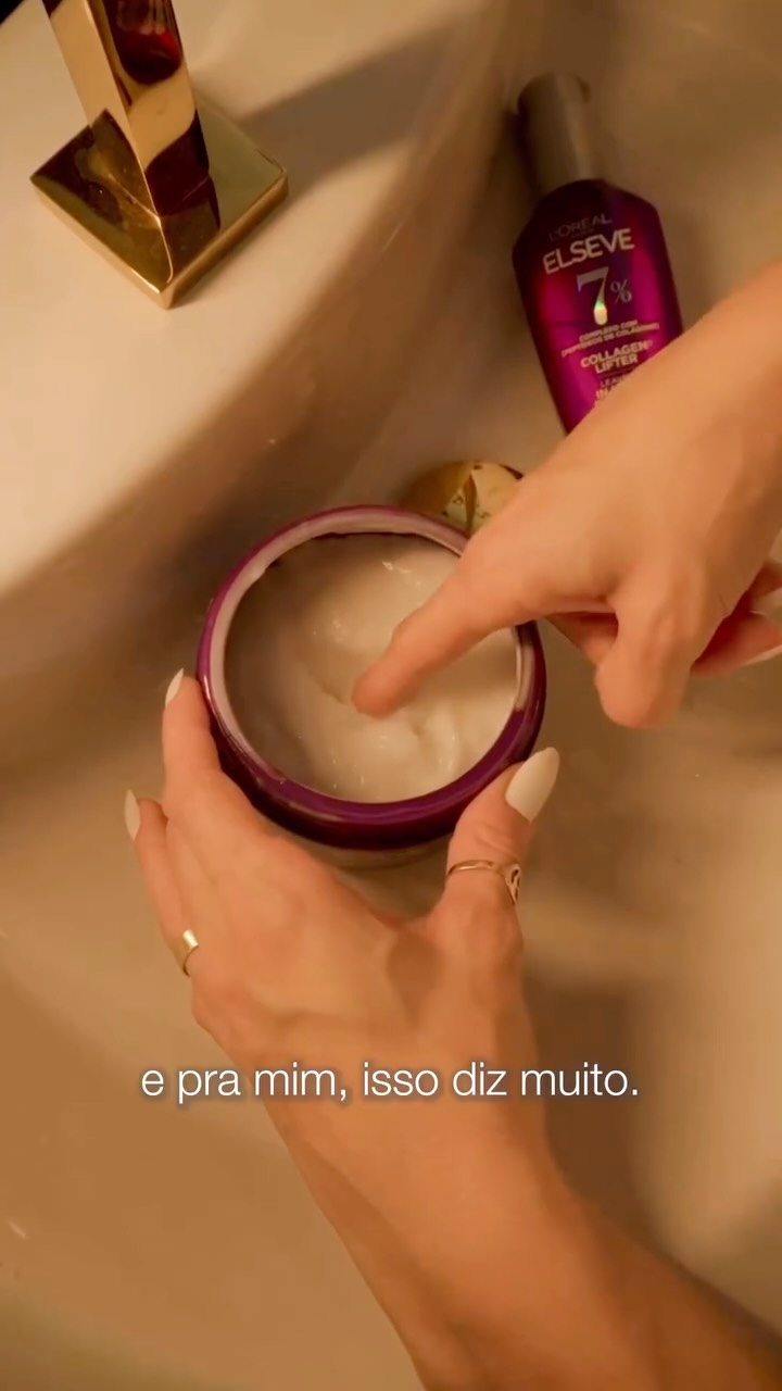Carta de amor ao meu cabelo 💌

Cuidar do cabelo é quase uma terapia pra mim. Com o tempo, aprendi sobre cronograma capilar, a respeitar a textura e a entender o que realmente funciona pra ele.

Ultimamente tenho usado a linha Elseve Collagen Lifter e tenho amado como ele fica depois: leve, alinhado e com movimento, sem pesar.

Essa é uma carta de amor não só ao meu cabelo, mas a tudo que realça o que ele tem de mais bonito, como a linha Elseve Collagen Lifter.

#CabeloElseve
#ElseveCollagenLift