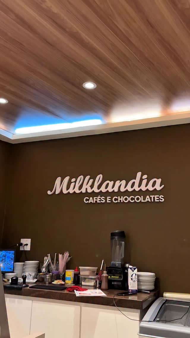 O Pé de café por uma boa causa está arrecadando fundos para as famílias que perderam tudo na chuva e você pode ajudar e além disso ter uma experiência maravilhosa!🤍

Fui convidada a saborear o combo da cafeteria @milklandiajf que me serviu um quiche de queijo com alho poró saborosíssimo e um cappuccino super cremoso😋☕️

Se eu fosse você não perdia essa oportunidade, bora tomar um café?

.
#cafeteriajf #juízdefora #cafe