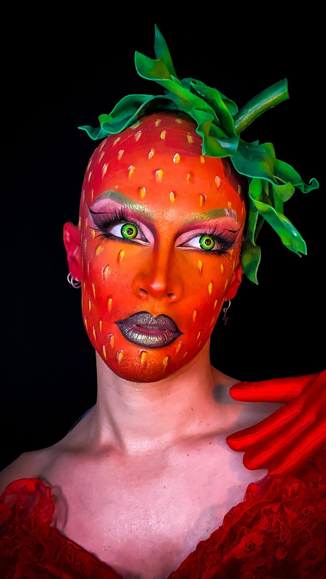 Moranguete já está pronta pro baile 🍓✨

#makeup #frutas #moranguete