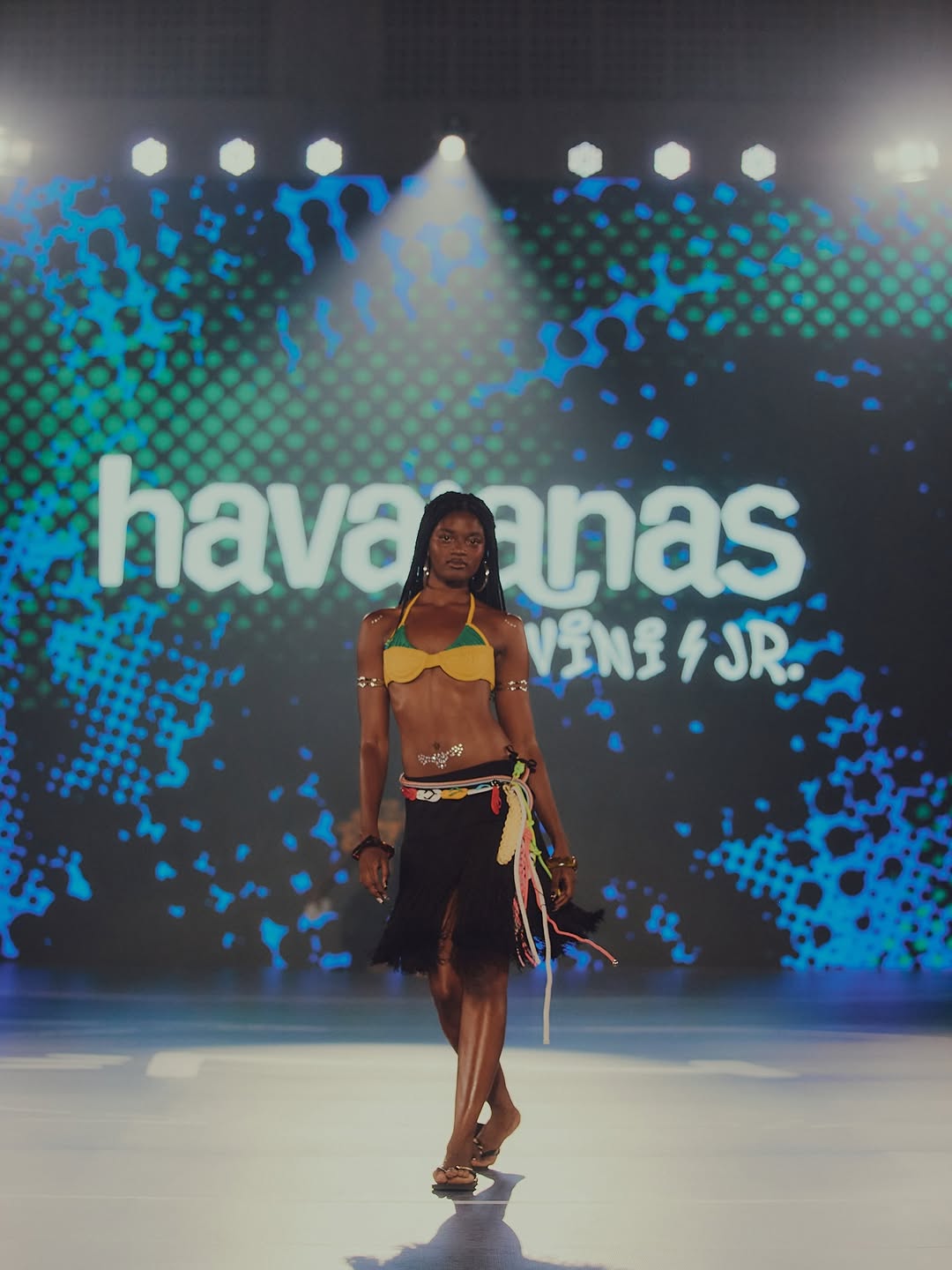 @iam__jamilly para @havaianas + @vinijr 🇧🇷 

A toda equipe, só amor e gratidão. 💫
Foi um dia marcado por maravilhosos encontros e reencontros. Só gratidão ao universo.💙💚