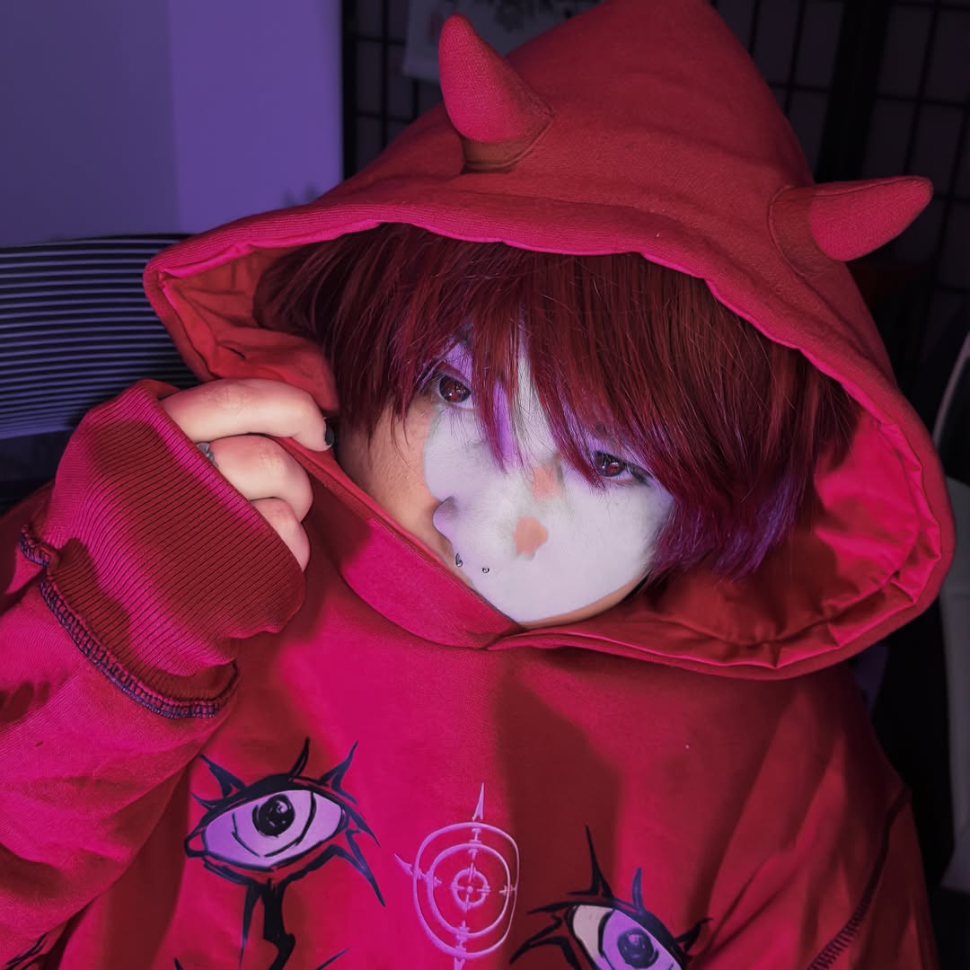 ⛓️⛓️⛓️⛓️⛓️⛓️

minha nova estampa QUEBRADØ já tá disponível na lolja e é BEM LIMITADA!

vê se não vai perder pra não reclamar depois 😈
