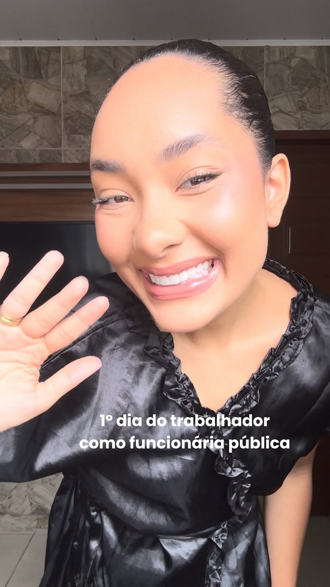 Este foi o meu 1º dia do trabalhador oficialmente empregada e como funcionária pública! Então resolvi relembrar o dia do meu comparecimento ao HC-UFPE.

O vestido do vídeo é da @lojajuuju_ e eu sou apaixonadaaaa pela loja e por ele🤍

#ebserh #farmacia #hcufpe #hospitaldasclinicas #trabalhador