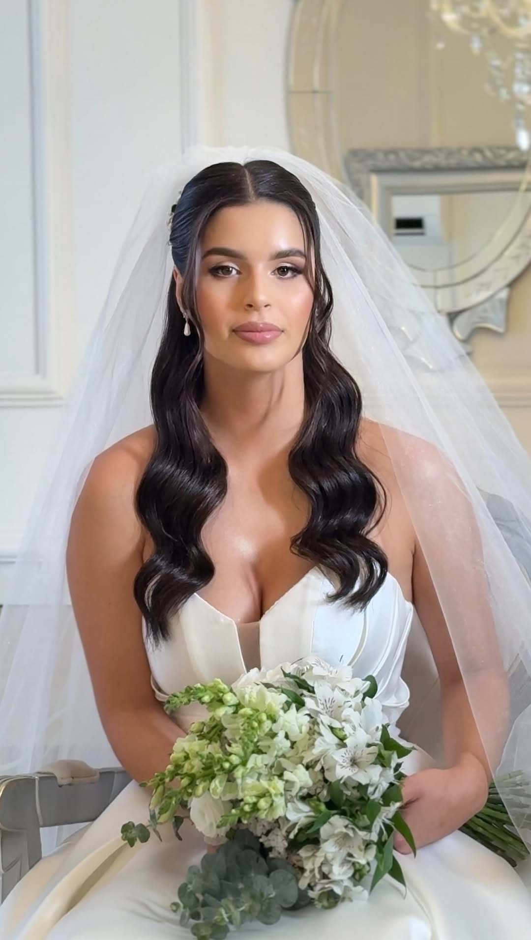Stefany

Linda, decidida e com presença. 
Obrigada por me escolher, sejam muito felizes !!!!

Vestido : @celinenoivasefestas 
Cerimonial: @ap.cerimonial 
Buquê: @decoracoesbeto 
Make of: 

#bride #noivasliamaragomes #makeup #penteadonoiva