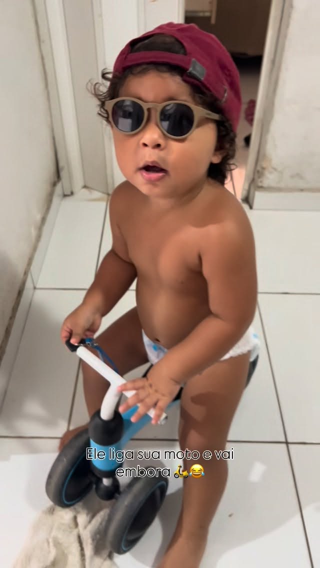 Miguel e sua moto 🛵😂😩
.
.
.
.
.
.
#filho #reels #viralvideos #bebe #fypage