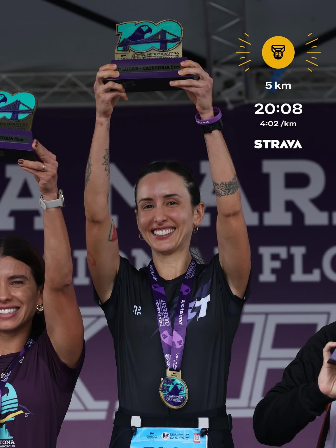 ontem foi dia de fazer força e bater RP na minha distância preferida: 5km! ✨
tempo oficial: 20:09 | 4:01🥇na categoria.
planilha do meu treinador surtindo efeito & eu feliz! @owilliamdutra ⚡️💜
e minha dupla de milhões @limaaspatricia que fez tudo se tornar mais especial!

@meiainternacionalflorianopolis