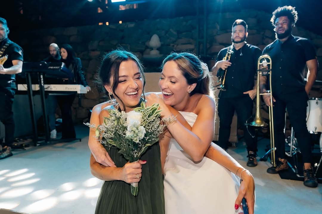 Que felicidade ter nascido sua irmã e poder te festejar desde que você nasceu! Te escolheria em todas as outras vidas! Desejo as melhores coisas que a vida possa lhe proporcionar! É lindo ver a mulher que você se tornou  e está se tornando! Estou e estarei do seu lado sempre! Te amo mais que tudo nesse mundinho ❤️ parabéns Gigi!!
