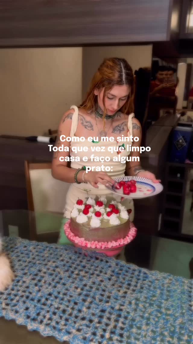 Dona de casa igual a Bree, consumista igual a Gabriele🥰