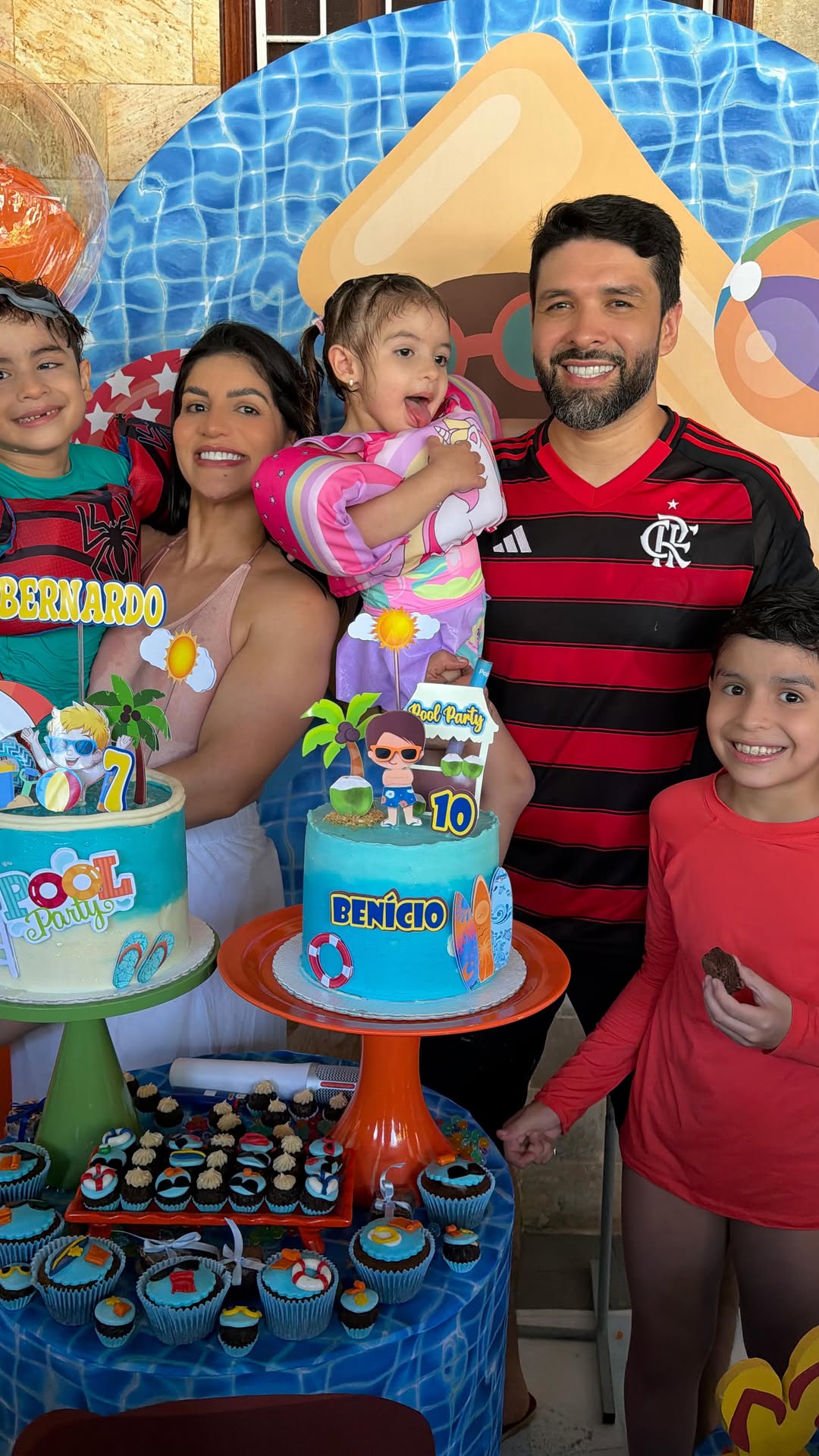 Um domingo incrível pra celebrar a vida dos meus filhos Benício e Bernardo 🩵💙 Amo vocês meus príncipes! Deus abençoe mais e mais 🙏🏻🙌🏻