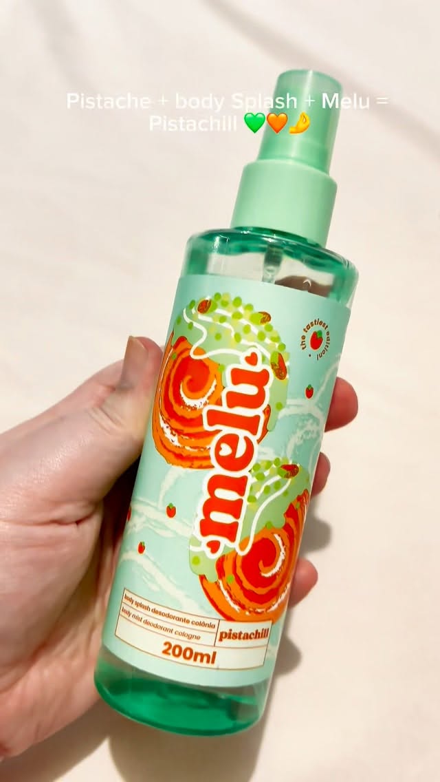 Docinho, cremoso e simplesmente irresistível! 
✨Pistachill💚🧡🤌
E já vou dizendo que gostei bastante viu?!
Se você gosta de pistache, de fragrâncias doces com toque de baunilha e floral e gosta de conhecer produtos vai SURTAR com esse lançamento!

#meluvibes #meluvibespistachill #pistache
#bodysplash #melu