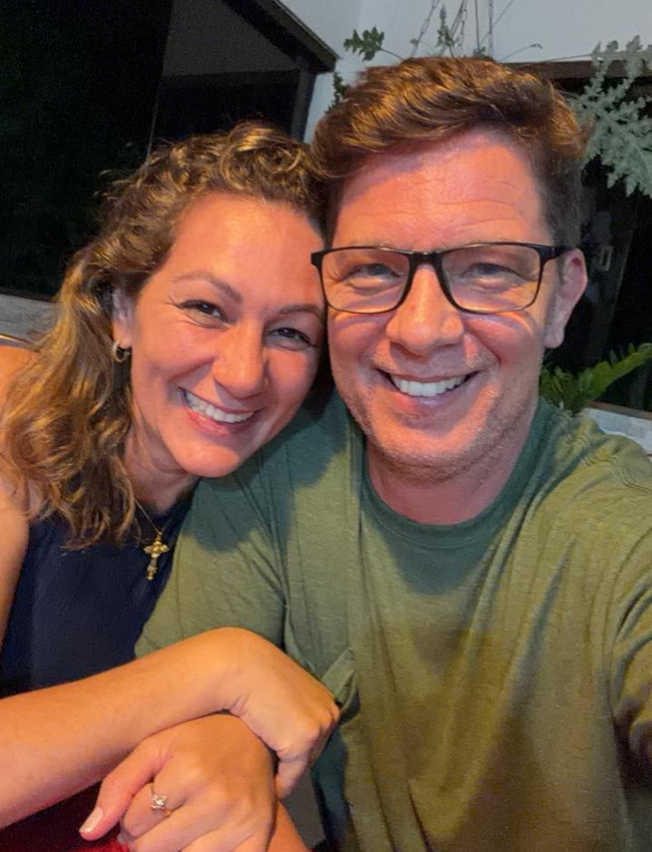 Meu amor @mariofriasoficial sua missão nessa terra vai muito além do que possamos compreender! Fico impressionada como és protegido por Deus, como ele age na sua vida, e como ele te levanta diante a tantas batalhas!! 

Eu sei o quanto és devoto, eu conheço seu coração, seu caráter e tenho certeza que você segue o caminho de Deus, sempre seguiu, mas cada dia mais ele te fortalece e coloca a mão em você! 

Orgulho de quem és, um verdadeiro GUERREIRO, um gladiador leal aos seus princípios, ama de v