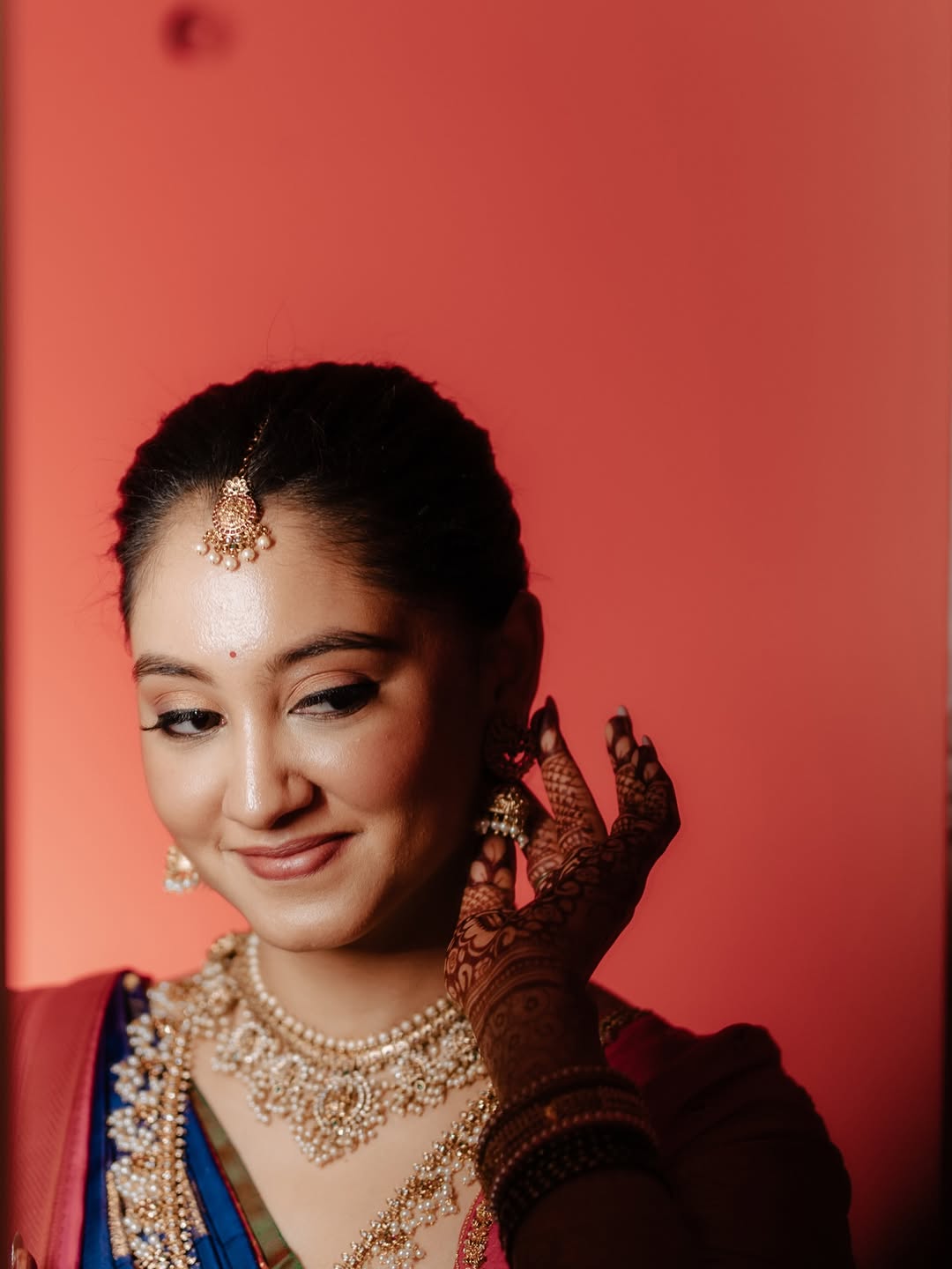 Mirror check: flawless.  Varpooja look ❤️😍 ur big day enquiry dm me 
#makeup #indianbridalmakeupartist #southindianmakeupartist #makeuplover #bridalmakeup