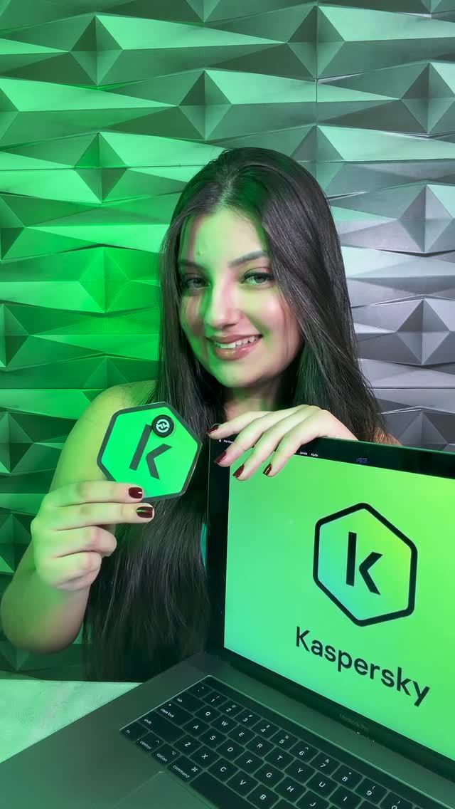 🚨 Você não precisa clicar em nada “errado” pra correr risco na internet. Seus dados ficam expostos o tempo todo: em compras online, redes sociais, apps de banco e até
no Wi-Fi fora de casa.
Por isso eu uso o Kaspersky Premium no meu dia a dia pra me sentir mais segura 🔒Ele protege contra vírus, golpes, links suspeitos, aplicativos espiões e ainda tem VPN. @kasperskybr 
Use meu cupom AFDANIGAGLIANO e ganhe 30% de desconto: 🌐 https://kas.pr/d8an *publi