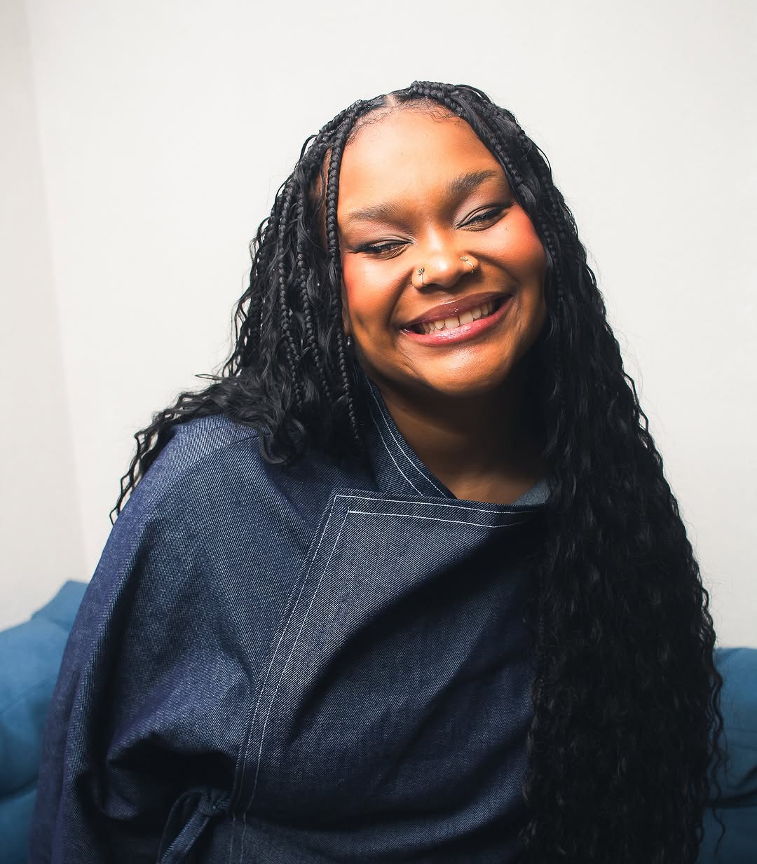 acho que nunca vou acostumar com esse negócio de maquiar artistas que sou fã 🙂‍↕️

Beleza minha na @eubarona pro primeiro show após o lançamento do álbum MEUS ERROS DE NOVO na @casanaturamusical 

Obrigada Barona e @mileffc pela confiança! 🫶

Fotografia: @dz_021
Produção executiva: @mileffc
Filmagens: @muh_gordonmc
Make: @bruroverao
Cabelo: @dbraaid x @peerezzzz
Unhas: @by_araujonanda
Stylist: @ias.salso