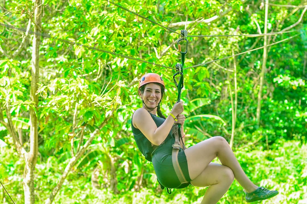 Conexión total con la naturaleza 🌴🐒🙊
Me atreví, vencí miedos y me lancé (literal 🤭) 
Este fue el viaje de las primeras veces 🤍