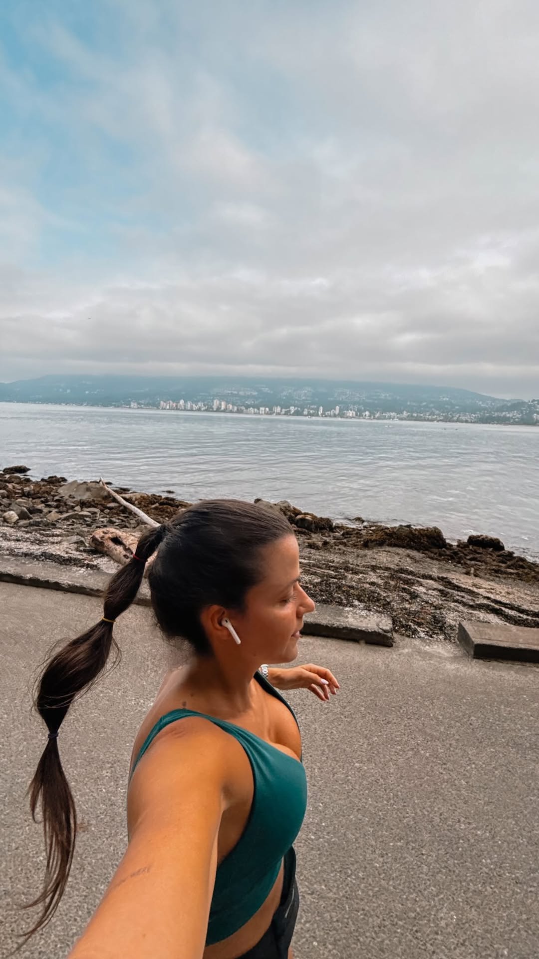 Just a fun reel to mark one year since I started running. 🏃🏻‍♀️

I’ve always been active, but it’s been cool to see the progress. Just trying to get a little better each day.

One week to my second half marathon. Boraaaaa ❤️‍🔥

#vancouver #running #runvancouver #vancouverrunning #bc