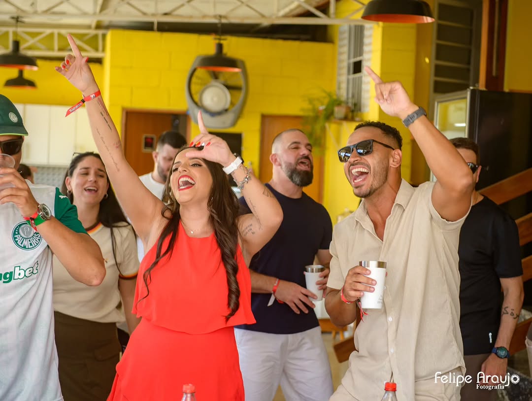 Passando pra tirar a poeira desse feed abandonado 😅😅

Aliás, como hoje faz um mês da festa que parou Campinas, o Thalipalooza, vou aqui postar uns cliques desse dia incrível comemorando os 30 anos da @thalitadcoliveira! 🥰 

Faça que nem a Thali e garanta já a cobertura fotográfica do seu evento!! Mande uma mensagem e consulte o orçamento e a disponibilidade da agenda! Bora fotografar 📸

#niver #aniversário #festa #familia #fotograﬁa