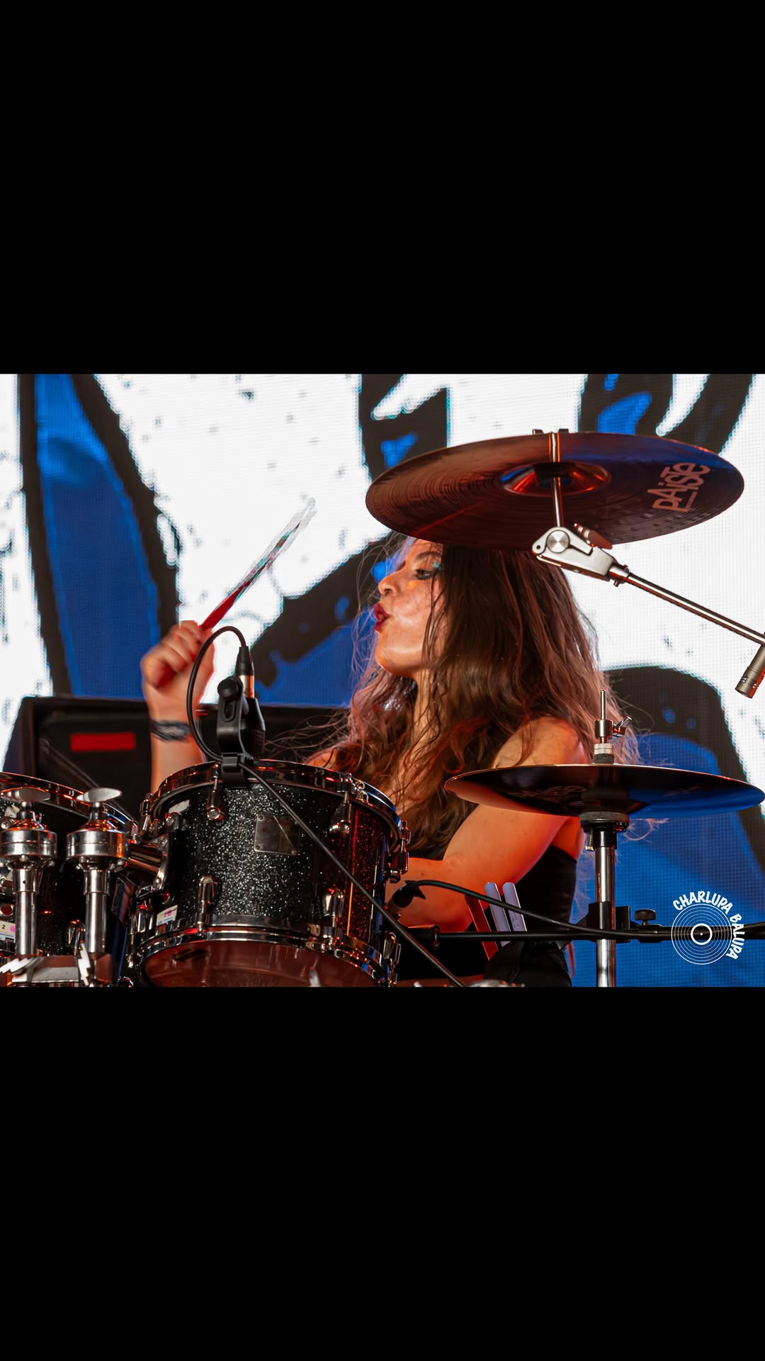 Found this one that  @chrisdovas recorded from the stage, playing in Randy’s  kit 🙏🥰! @randytblack Had a blast! Thank u guys! 
Last year on #thrashoftitanstour2025 

.
.
Achei esse vídeo, Dovas que gravou do palco, tocando no kit do randy , obrigada !!!
Do ano passado no thrash of titans tour de 2025 
.
.
#drummer#liveshow#thrashmetalmusic#testament
