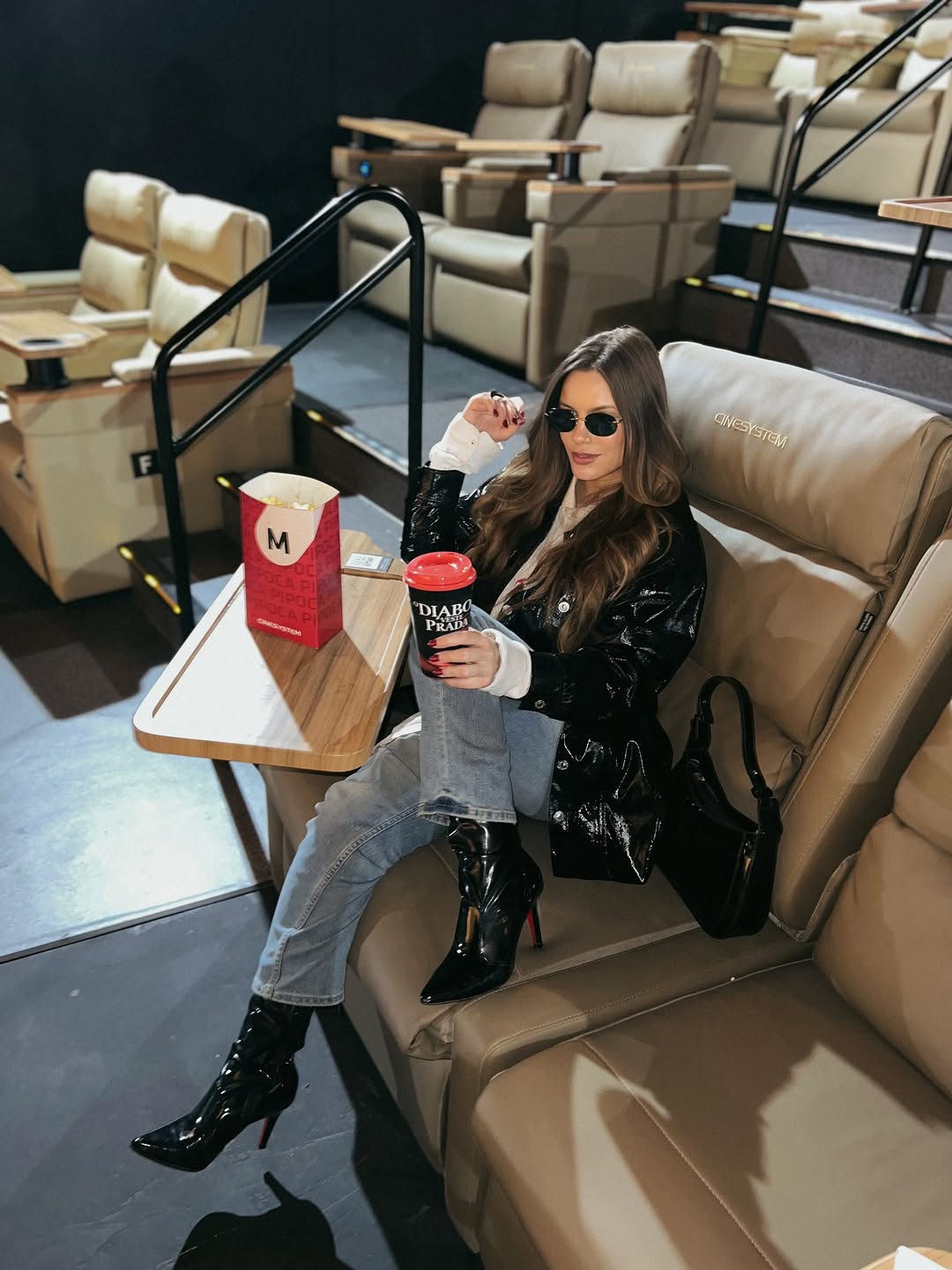 desculpa! hoje não posso, tenho um compromisso muito importante 

o diabo veste prada 2 👠❤️‍🔥🍿

Amei viver esse momento com vocês, @exposmartfashion ❤️✨