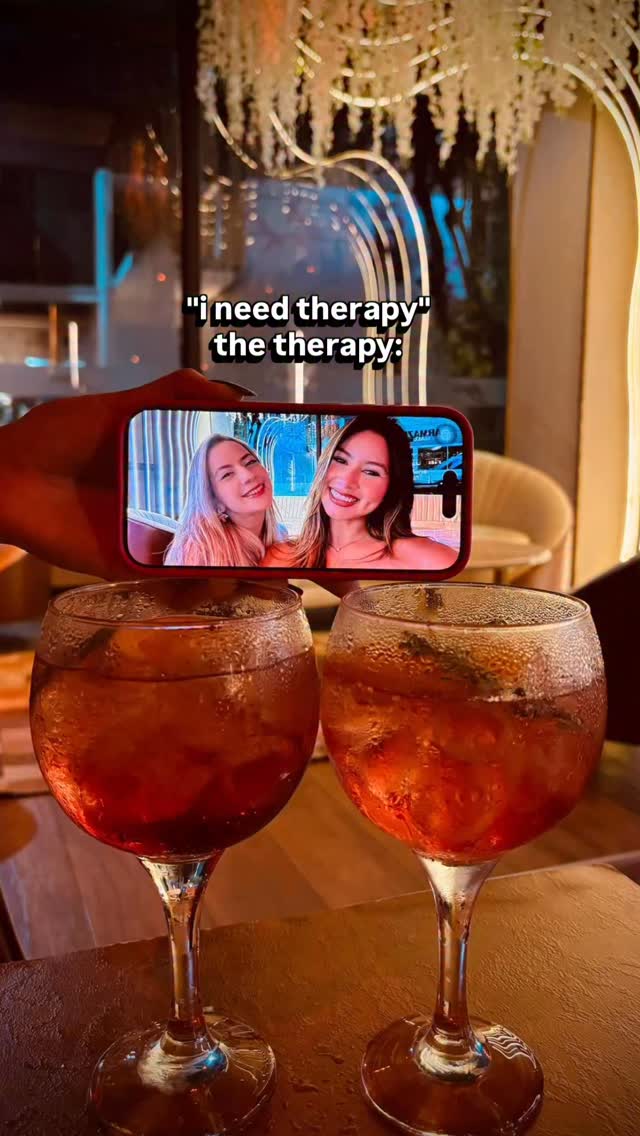 A terapia 😂✨🍸

#therapy #terapia #amigas #girlpower #melhoresamigas