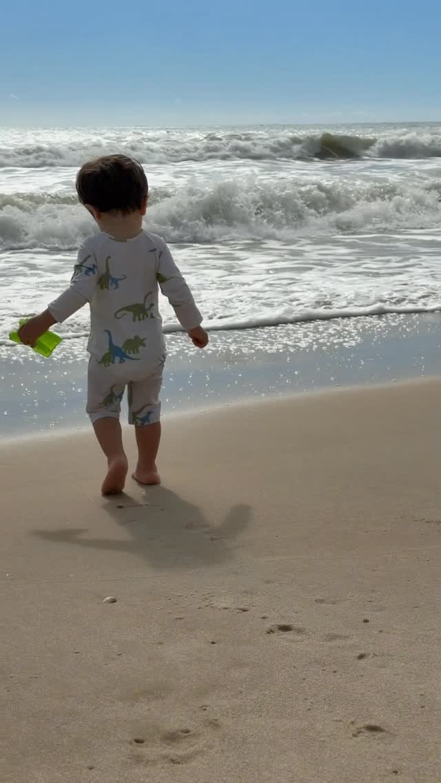 Sol, mar e momentos que fazem o coração transbordar ☀️🌊💙
Com a melhor companhia do mundo, lookinho perfeito e seguro da @serena_kids_ 🐚✨

Entre risadas, mergulhos e muita bagunça boa, vou guardando memórias que quero levar pra vida inteira 🥹
Porque felicidade de verdade mora nesses detalhes simples.

AH! Temos um cupom de desconto especial! 🏷️VITORIA5

Quem também ama um day off na praia? ☀️