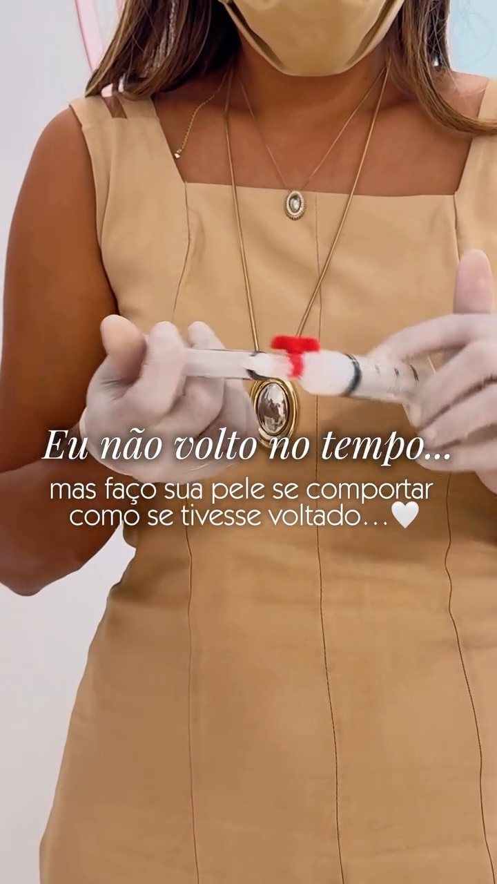 A beleza autêntica está na qualidade da sua pele. 

Com o passar do tempo, é natural que a produção de colágeno diminua, mas podemos estimular o seu organismo a retomar esse processo de renovação.

Através de tratamentos estratégicos, devolvemos a firmeza e a definição dos contornos, entregando um aspecto de pele descansada e rejuvenescida. 

O resultado é sempre sutil e pensado para valorizar os seus traços naturais, mantendo a autenticidade do seu rosto.

Sua pele merece esse cuidado especiali