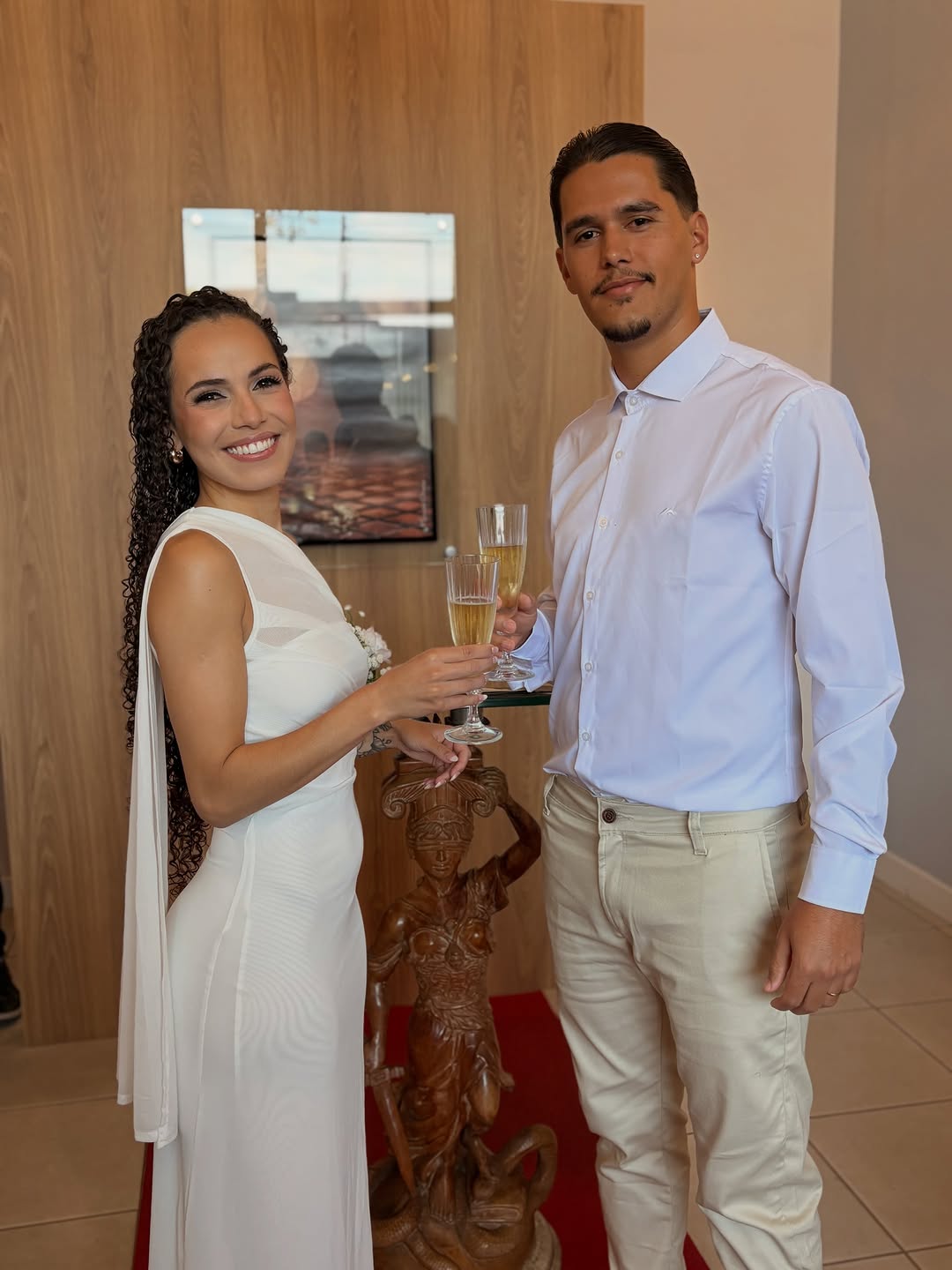 Agora eu sou uma mulher casadaaaa. 💍

Obrigada Jesus.❤️