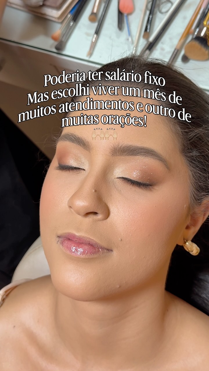 Todo mês é um acontecimento na vida da empreendedora 😁🙌🏽🫢
.
.
#gracielemaiamakeup #belohorizonte #vidademaquiadora #empreendedora #empreender