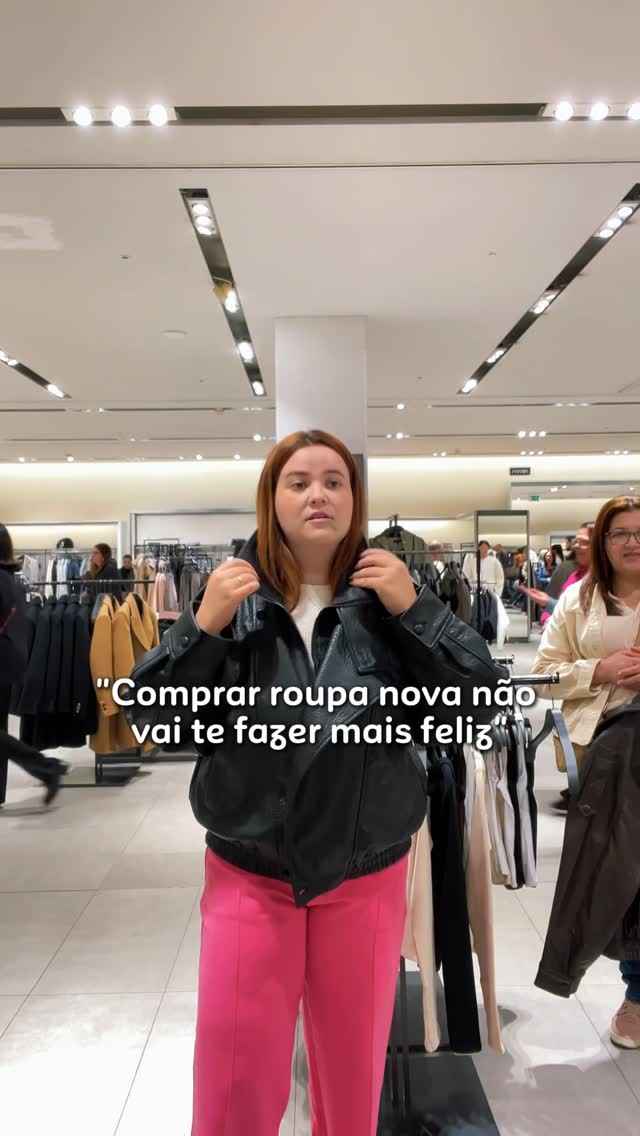 A felicidade do lookinho novo não tem explicação 😂
.
.
.
.
.
.
.
.
.
#lookdodia #trend #girls #look