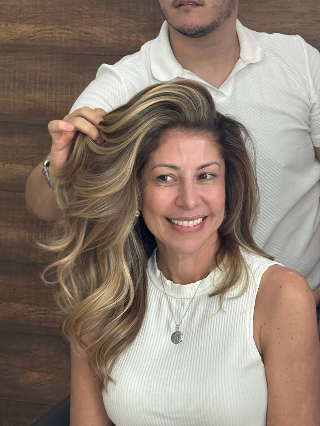 O processo assusta, mas com técnica e conhecimento o resultado impressiona! 💫 #COLORIMETRIA com @salvatorecosmeticos
