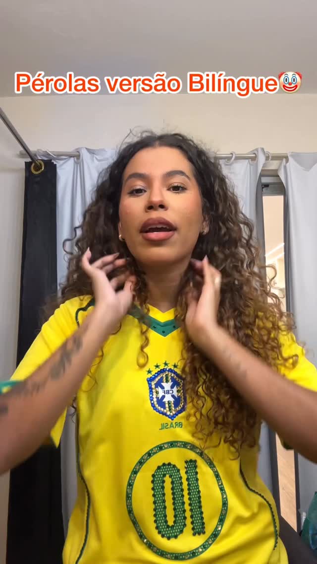 Pérolas versão bilíngue😂🇧🇷🇺🇸
Alguém bilíngue pra avaliar minha pronúncia sem me humilhar?
.
.
.
Blusa- @useluperj