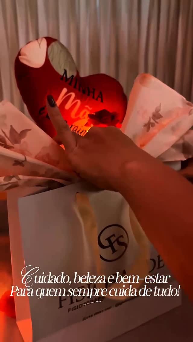 Neste mês das mães, cada detalhe foi pensado com carinho ✨💝

Além dos nossos tratamentos exclusivos de SPA, preparamos uma embalagem presenteável sofisticada e especial, para transformar esse momento em uma experiência inesquecível do começo ao fim. 🌸

Porque toda mãe merece mais do que um presente… merece cuidado, relaxamento e um momento só dela. 💆🏻‍♀️✨

Garanta o presente perfeito para o Dia das Mães no Centro Fisiosaúde
Vagas limitadas. Chame no direct ou no WhatsApp e reserve o seu 💌