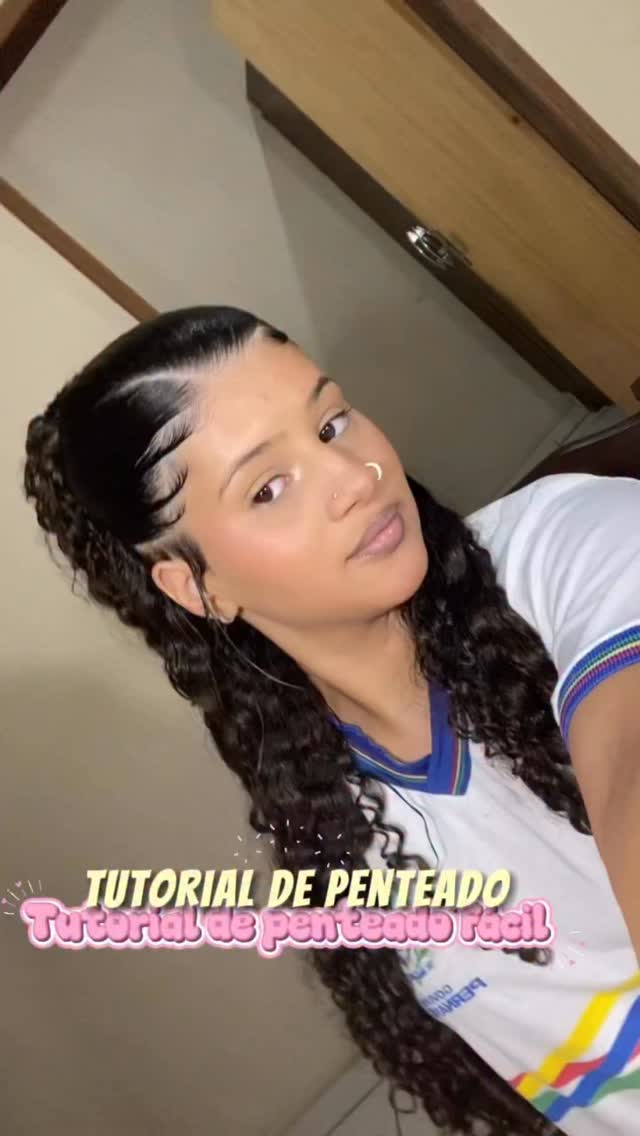 Inspiração de penteado para o day after!💕
.
.
.
.
#vaiproexplorar #penteado #penteadosimples #dayafter #cabelocacheado