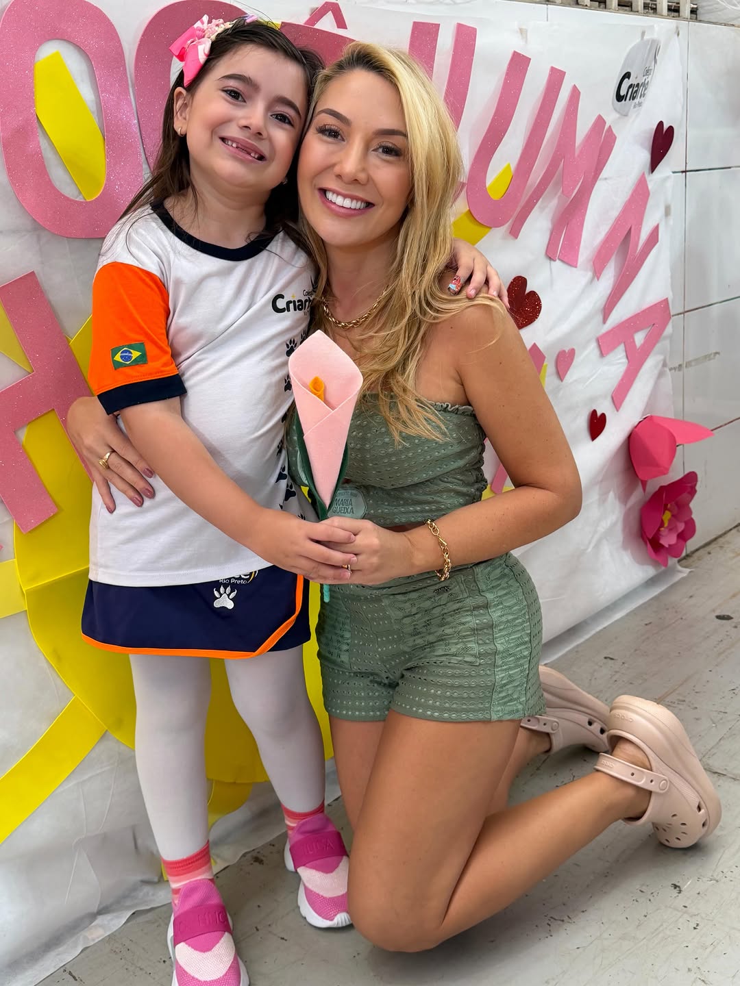 Minha filha, meu amor, você é perfeita. É uma honra poder ser sua mãe, benção do Senhor 🩷🌷 você foi pedida em oração, você foi desejada antes mesmo de existir 🌸 eu amo você, minha Liz #diadasmães