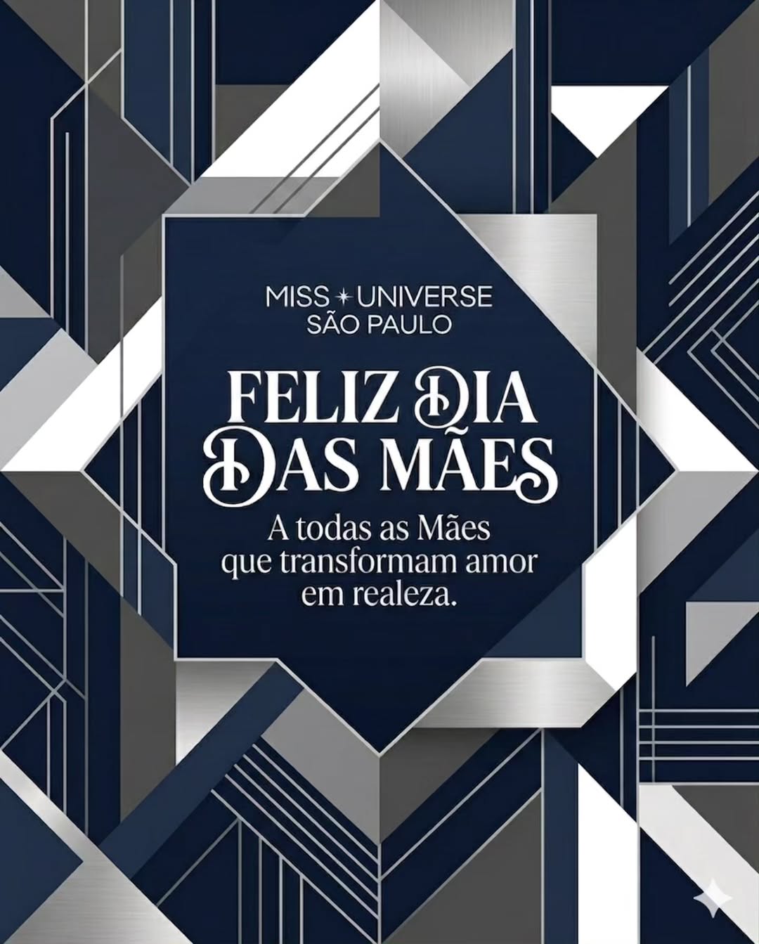 O brilho de uma coroa ganha um novo significado quando reflete o amor incondicional. 👑✨

​Neste Dia das Mães, o Miss Universe São Paulo celebra a força daquelas que equilibram a busca por seus sonhos com o dom de guiar novas gerações. Hoje, ser Miss é mais do que carregar uma faixa; é ser um exemplo de coragem, resiliência e propósito.

​Às nossas futuras candidatas que já vivem a beleza da maternidade: saibam que a passarela as espera com ainda mais admiração. O palco do Miss Universe mudou pa